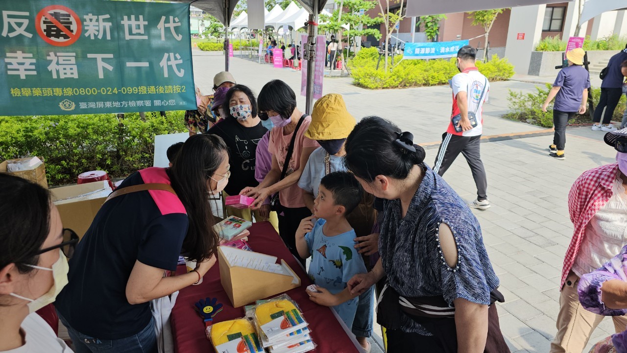 彈珠檯反賄選 屏檢團隊最賣力宣導照片
