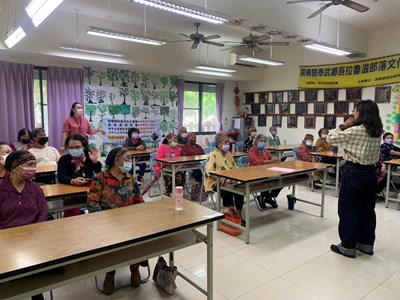 向VuVu們宣導不賄選、不買票照片