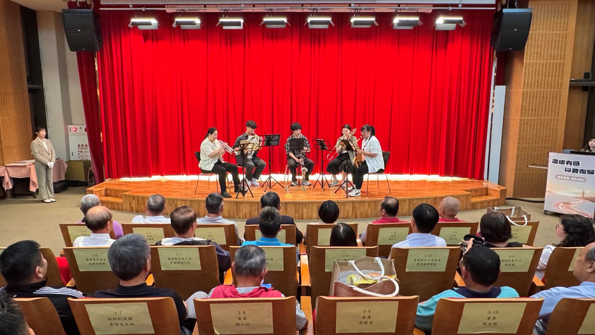 關廟國中校友管樂團開場表演