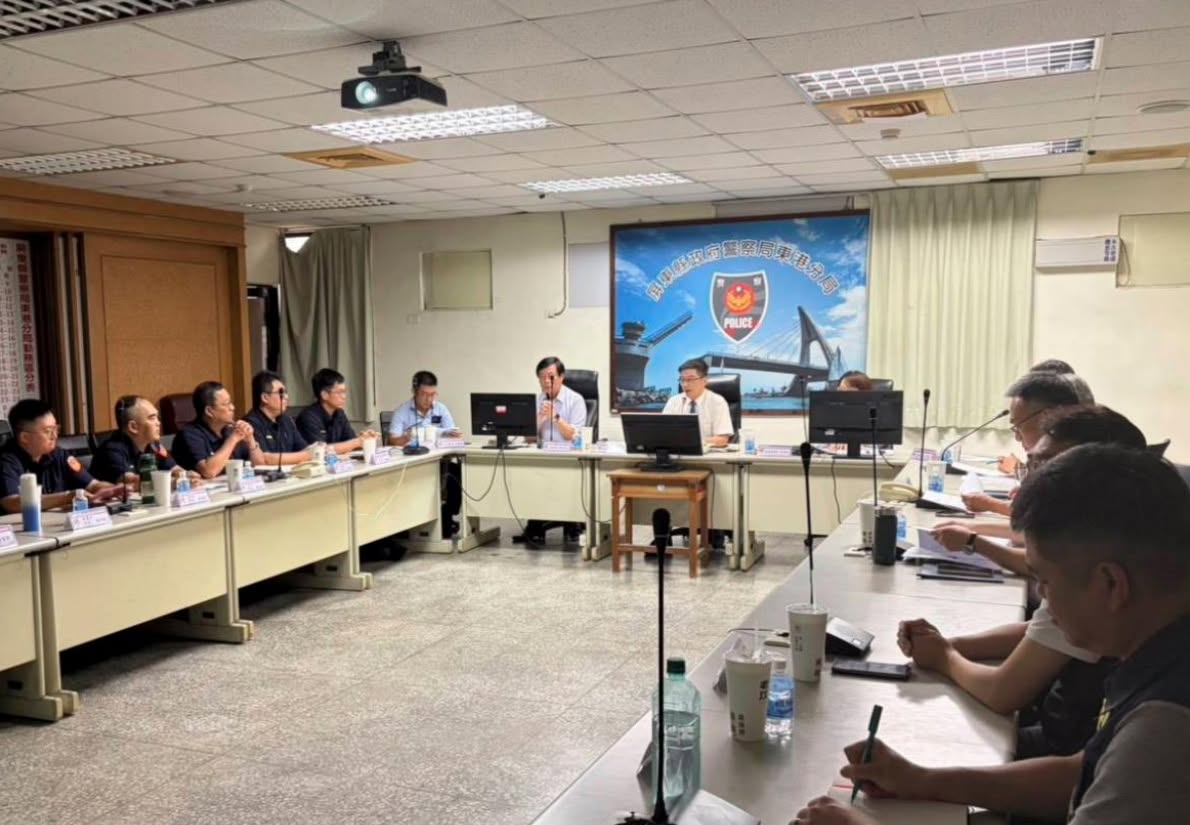 林檢察長與東港分局同仁意見交流