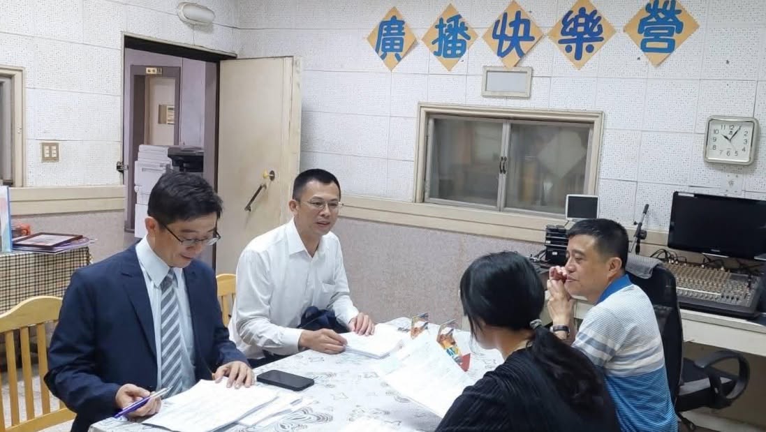 檢察長和主持人就專訪議題再研討
